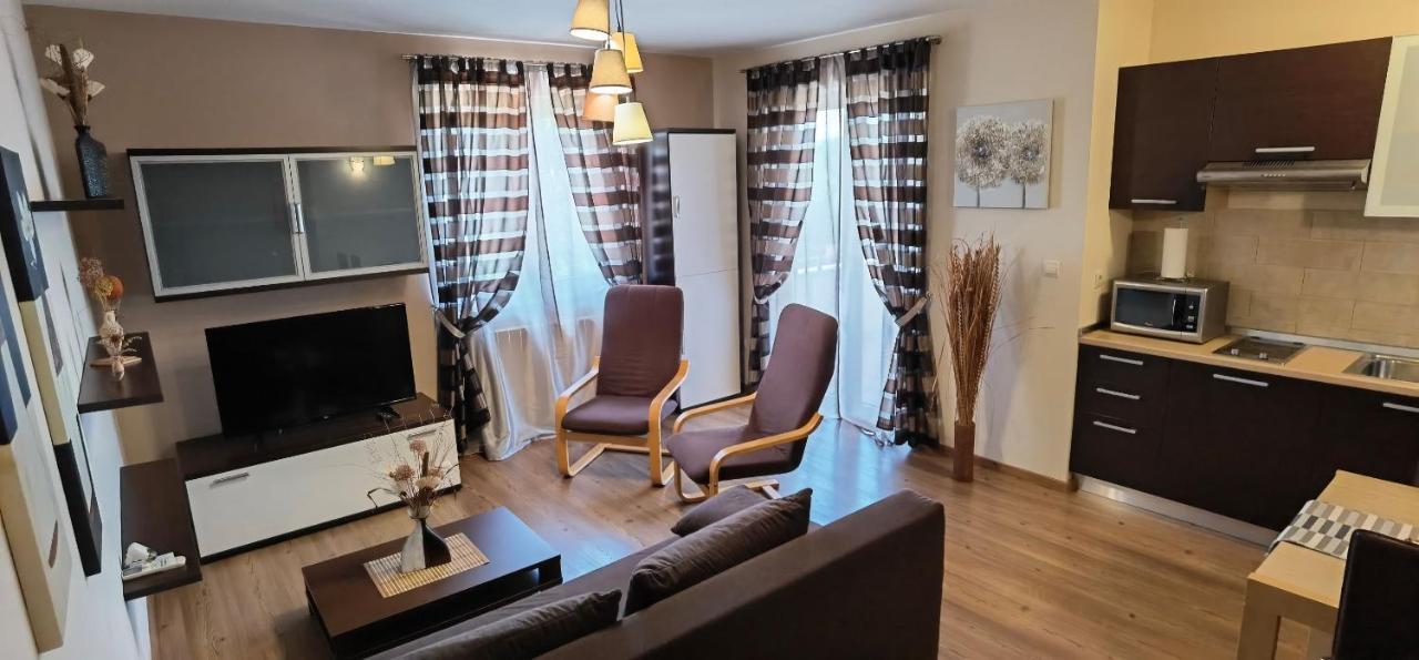 Apartments Fantazija โรวีน ภายนอก รูปภาพ