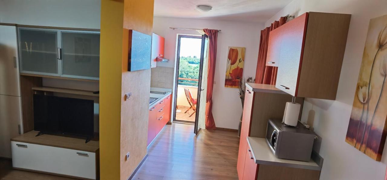 Apartments Fantazija โรวีน ภายนอก รูปภาพ
