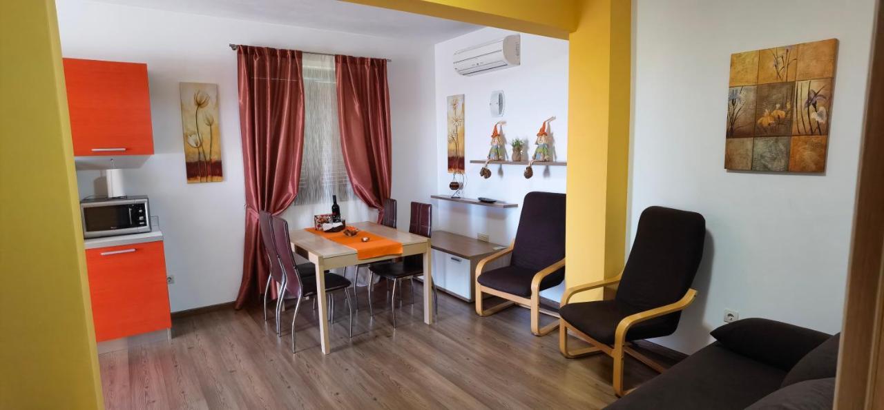 Apartments Fantazija โรวีน ภายนอก รูปภาพ