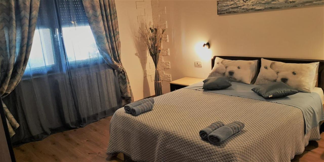 Apartments Fantazija โรวีน ภายนอก รูปภาพ