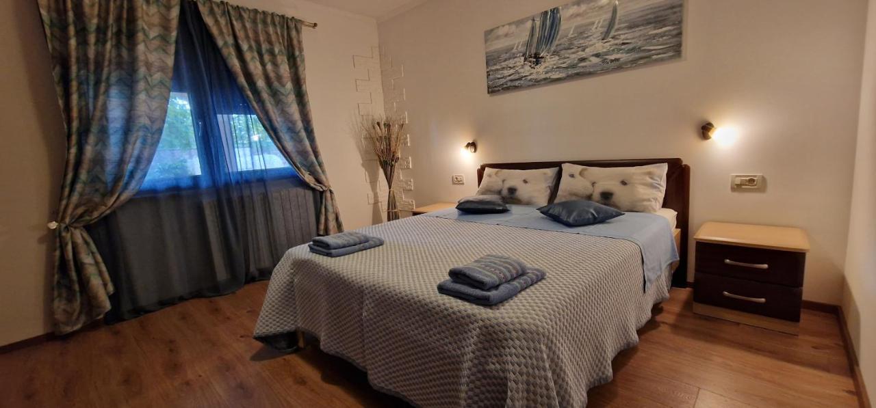 Apartments Fantazija โรวีน ภายนอก รูปภาพ