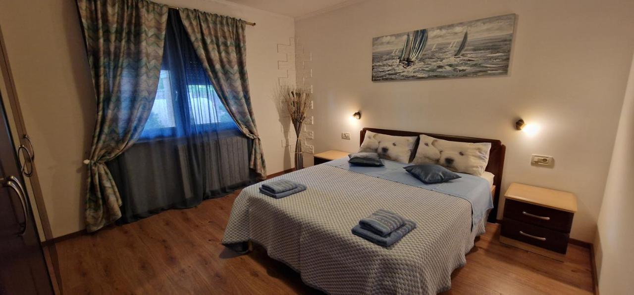 Apartments Fantazija โรวีน ภายนอก รูปภาพ