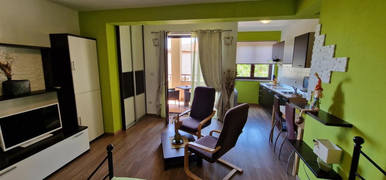 Apartments Fantazija โรวีน ภายนอก รูปภาพ