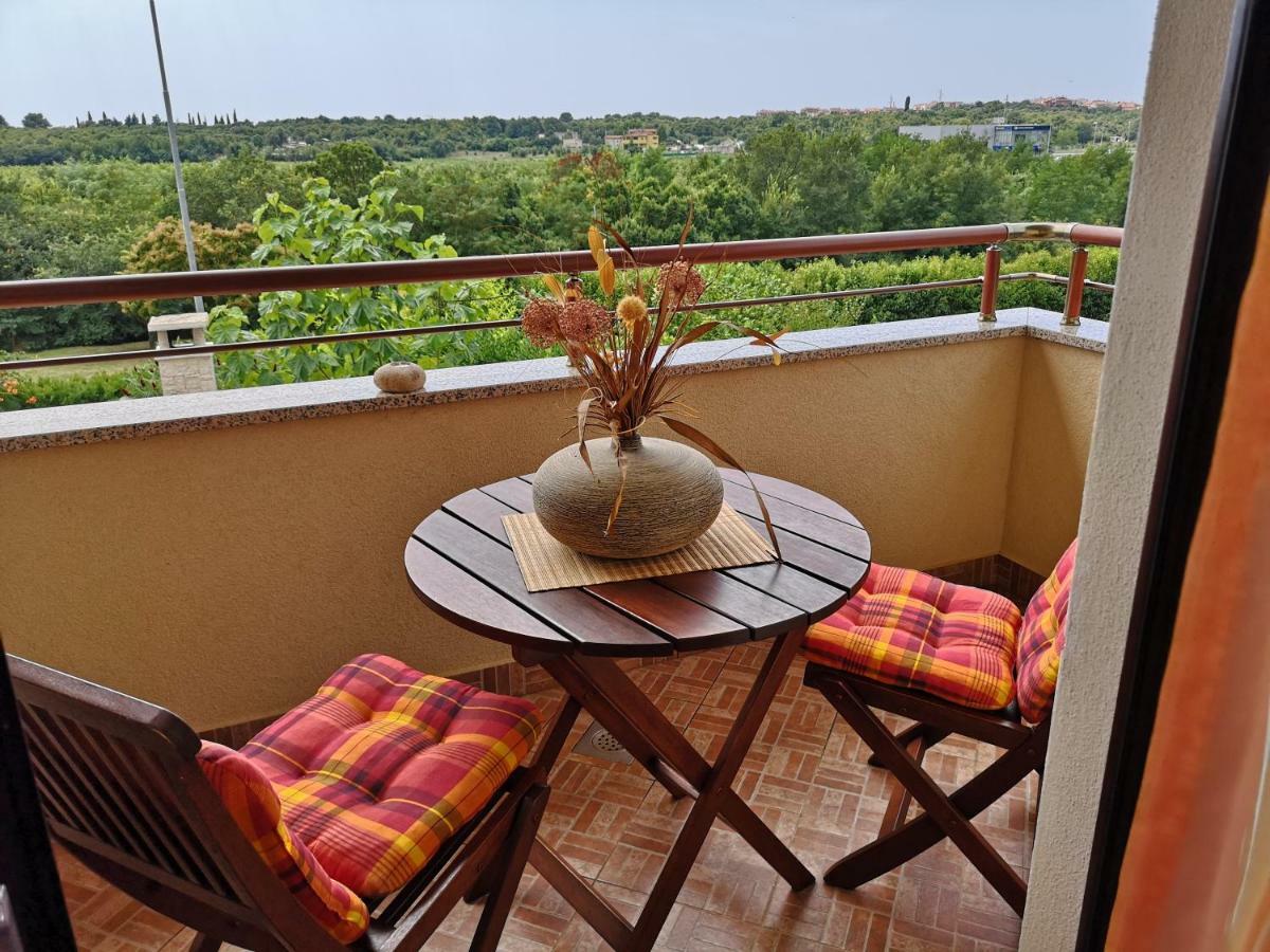 Apartments Fantazija โรวีน ภายนอก รูปภาพ